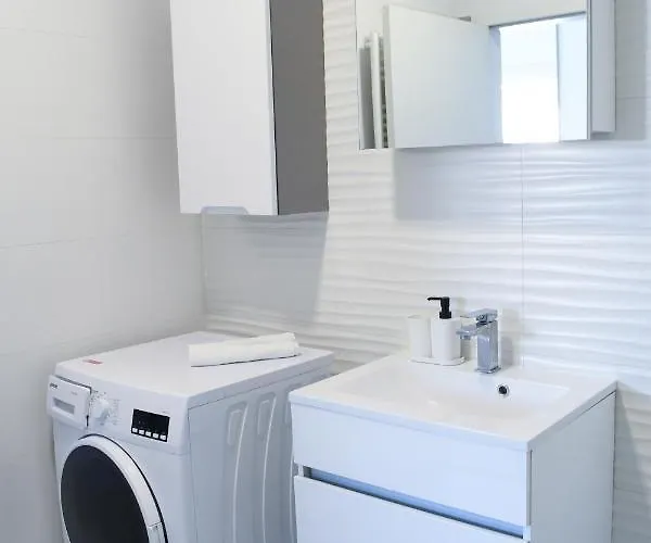 Point Zero Apartment *